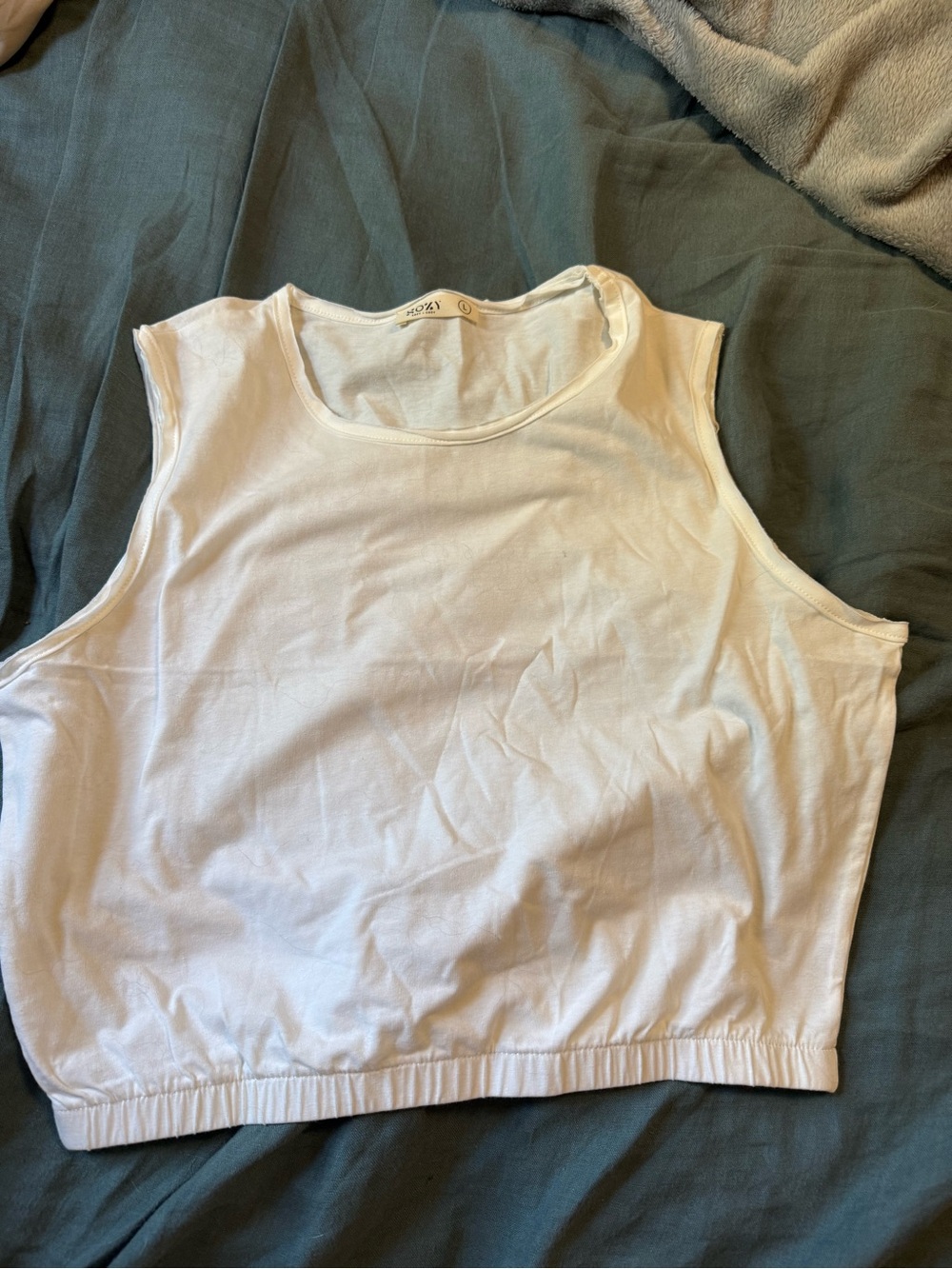 White Sleeveless Cropped Tank Top with Elastic Hem
